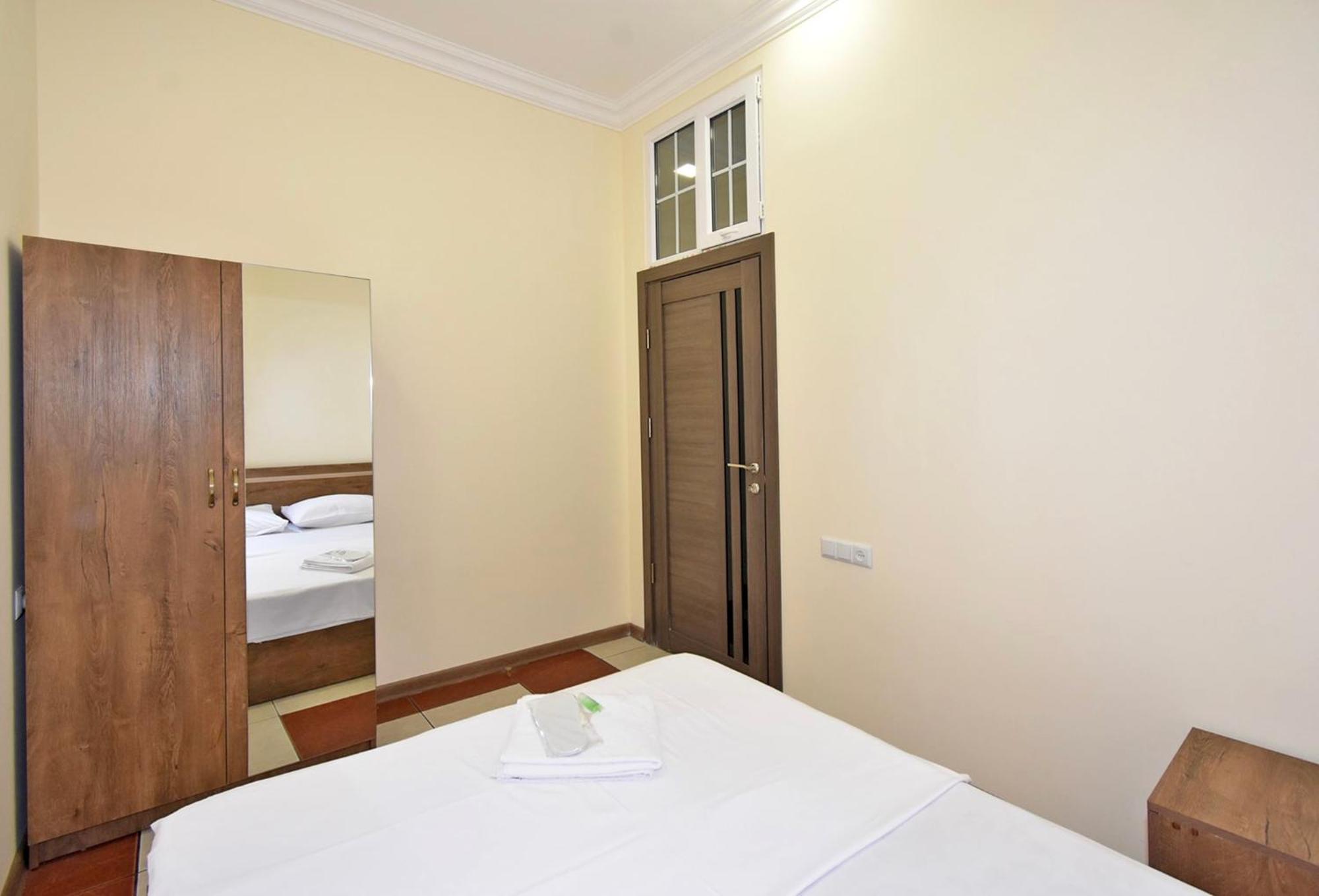 Hotel Costa เยเรวาน ภายนอก รูปภาพ