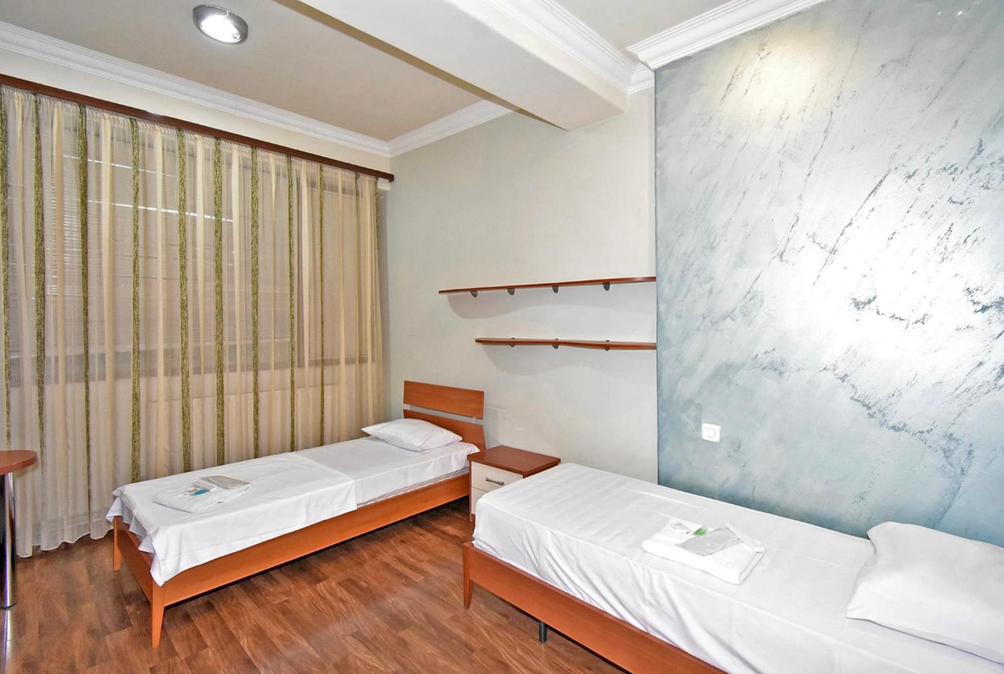Hotel Costa เยเรวาน ภายนอก รูปภาพ