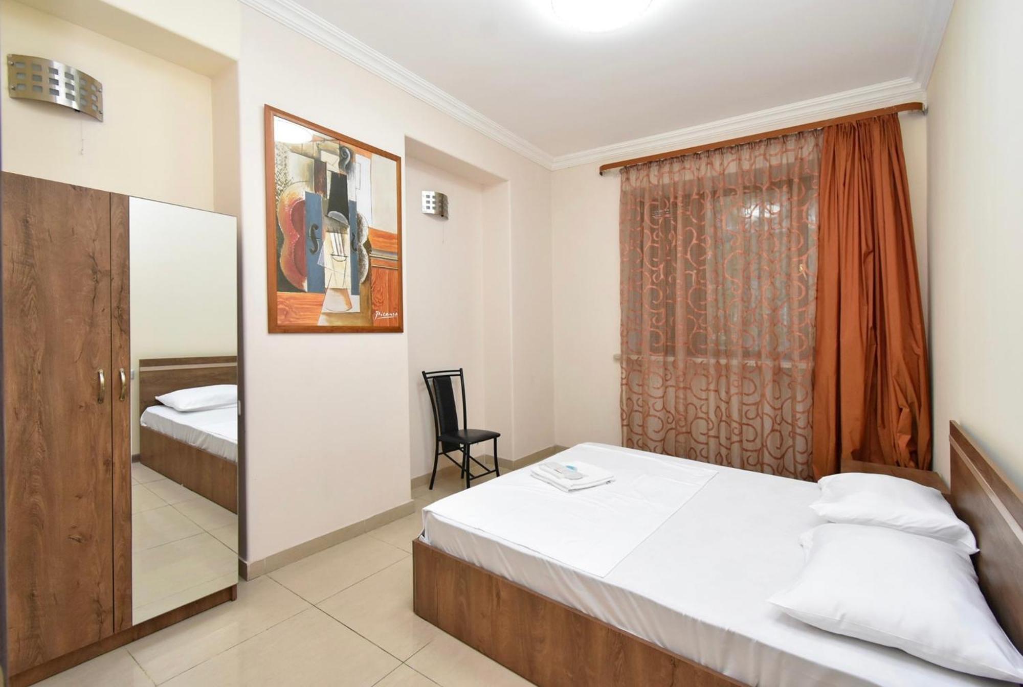 Hotel Costa เยเรวาน ภายนอก รูปภาพ