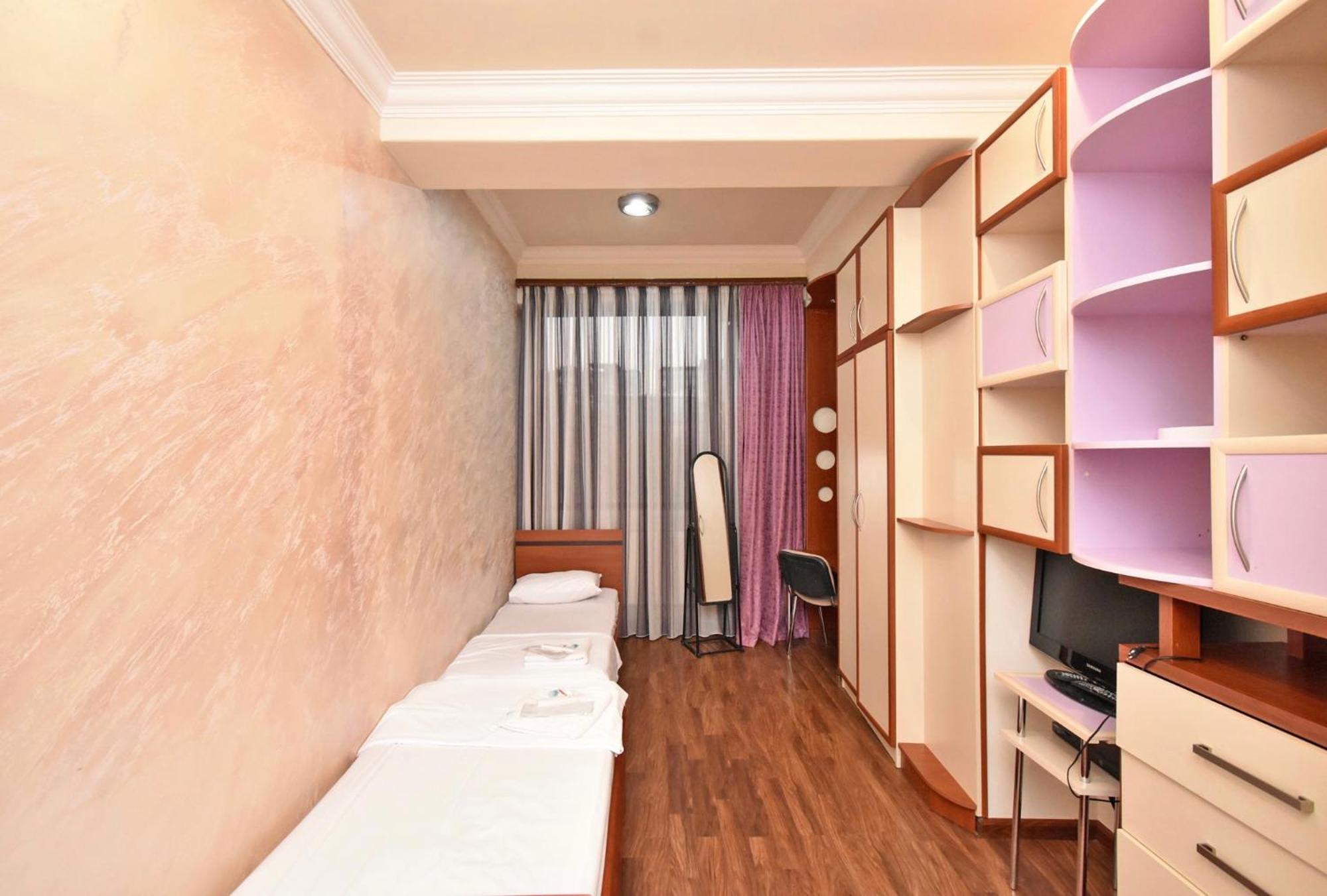Hotel Costa เยเรวาน ภายนอก รูปภาพ