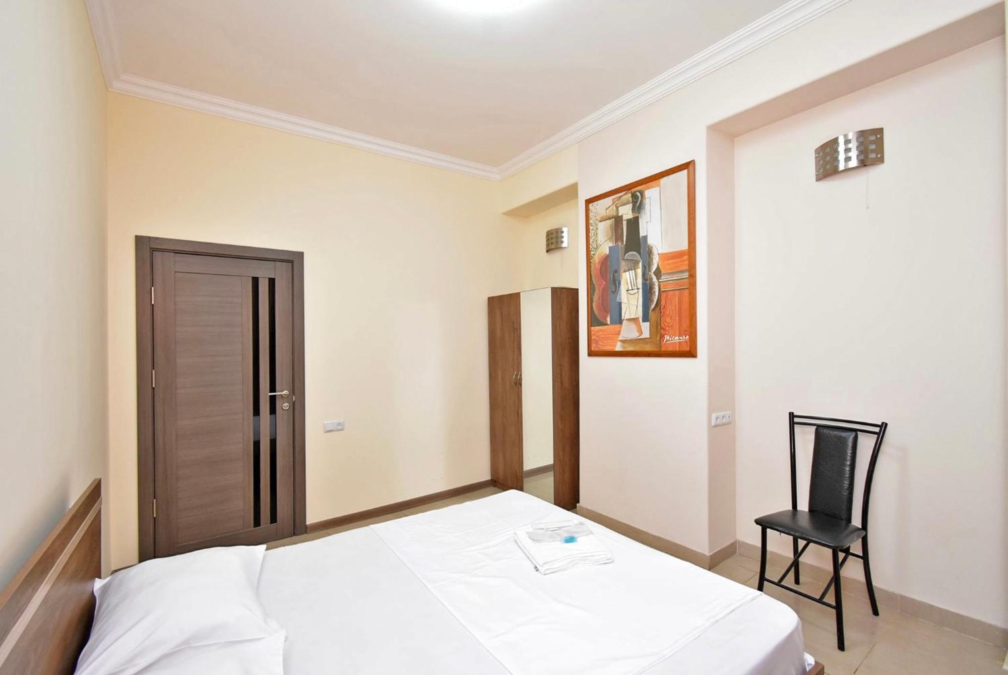 Hotel Costa เยเรวาน ภายนอก รูปภาพ