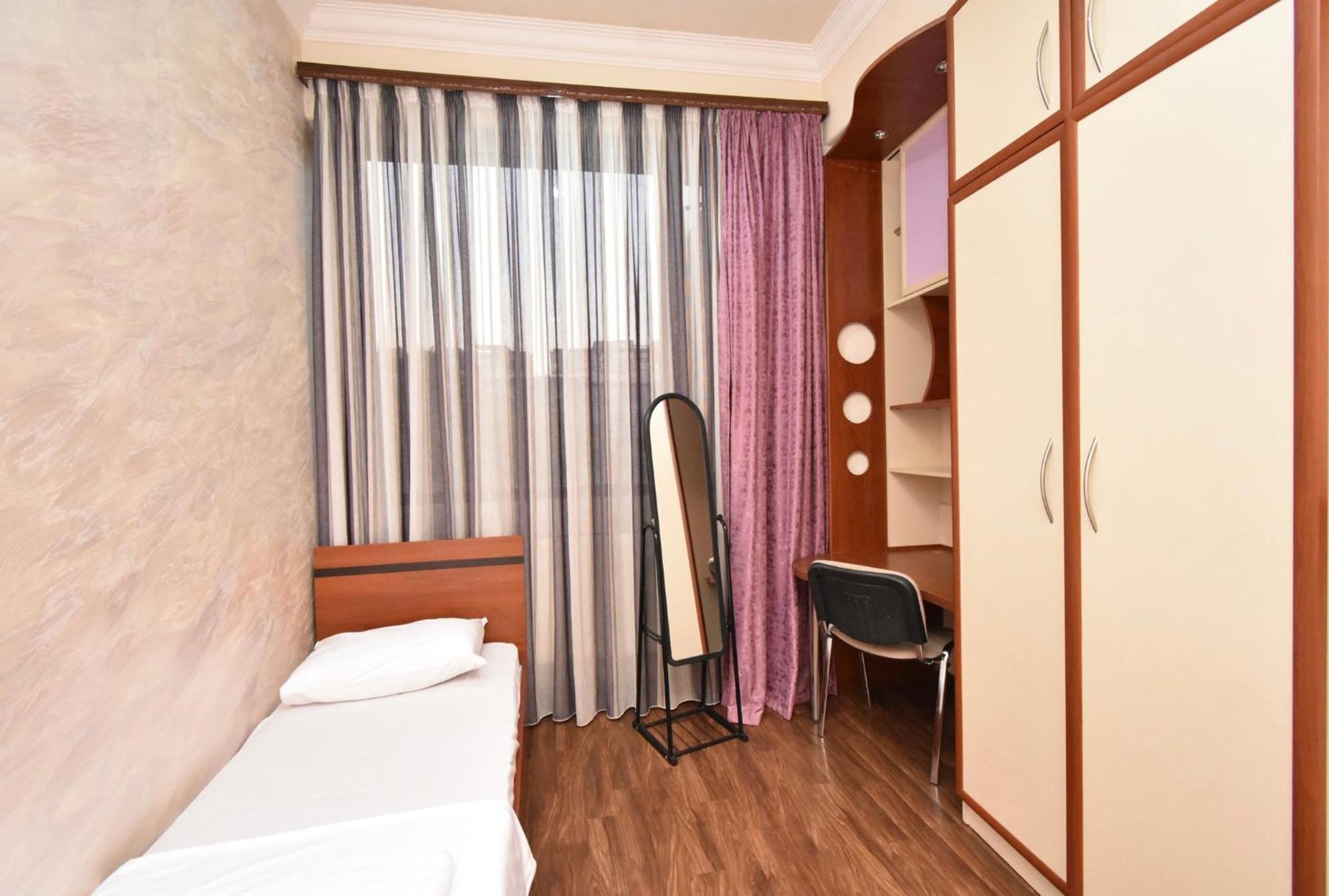 Hotel Costa เยเรวาน ภายนอก รูปภาพ
