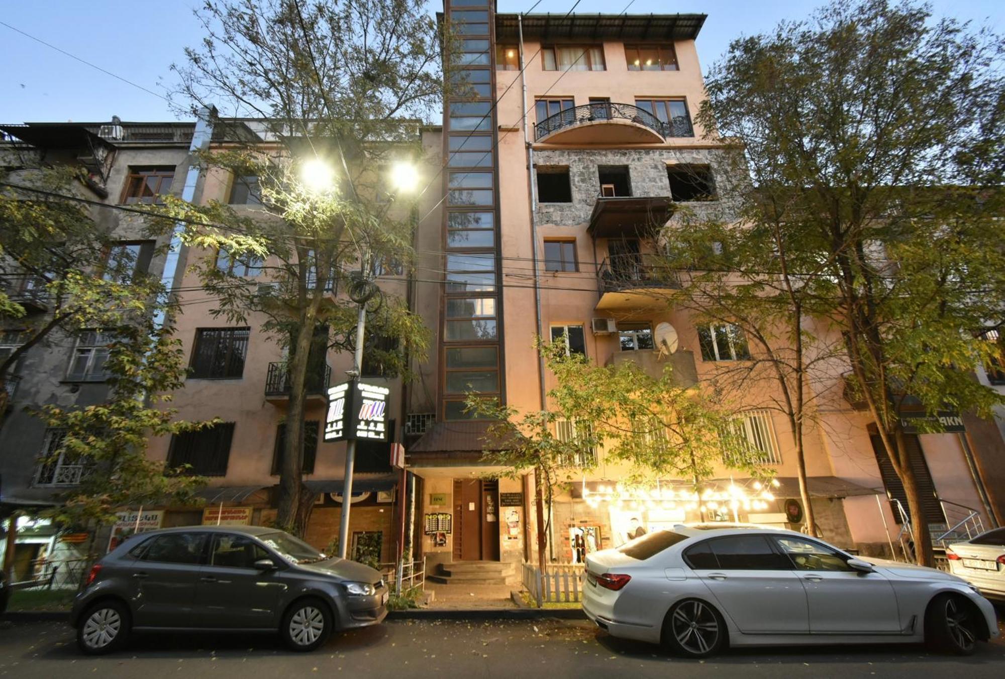 Hotel Costa เยเรวาน ภายนอก รูปภาพ