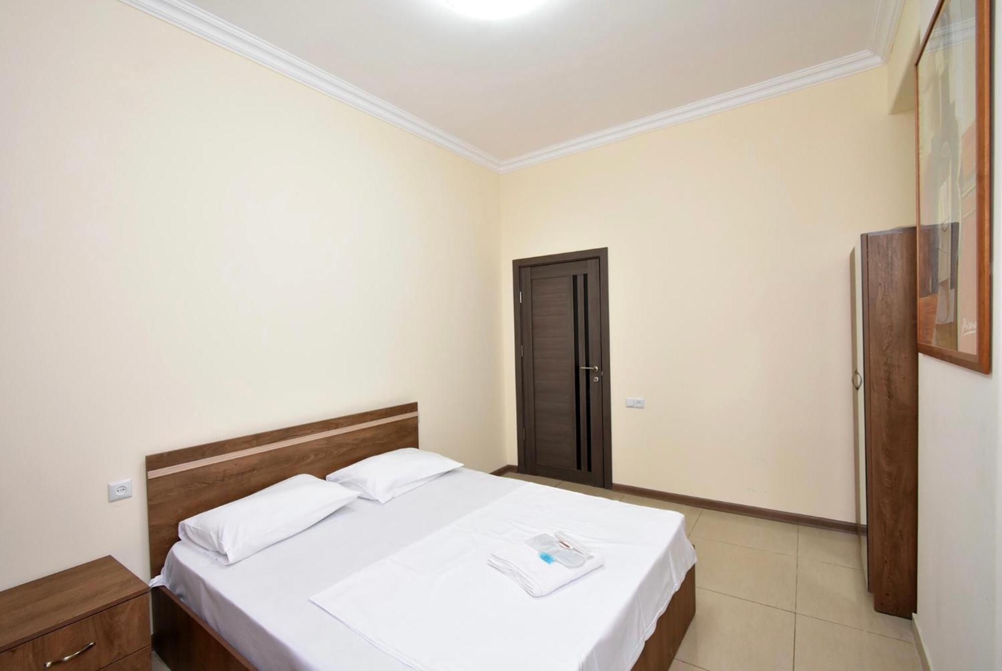 Hotel Costa เยเรวาน ภายนอก รูปภาพ