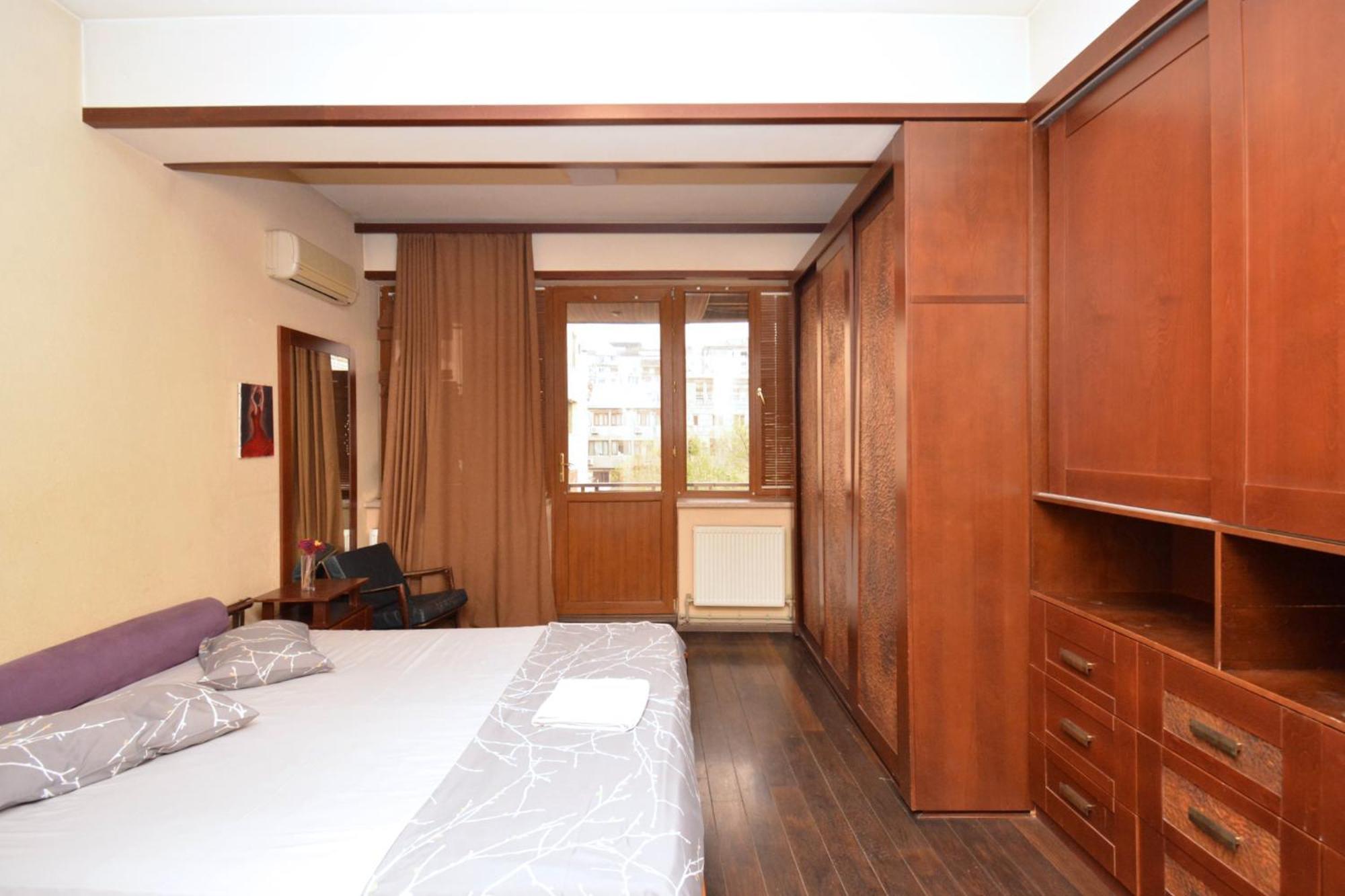 Hotel Costa เยเรวาน ภายนอก รูปภาพ